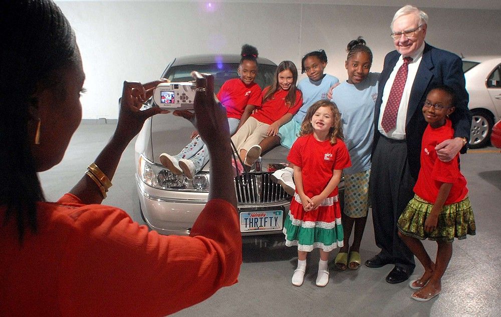  Lincoln Town Car Donated To Charity From Warren Buffett's Car Collection
