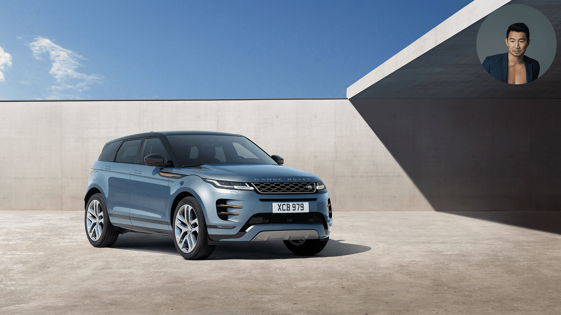 Land Rover Range Rover Evoque - Simu Liu