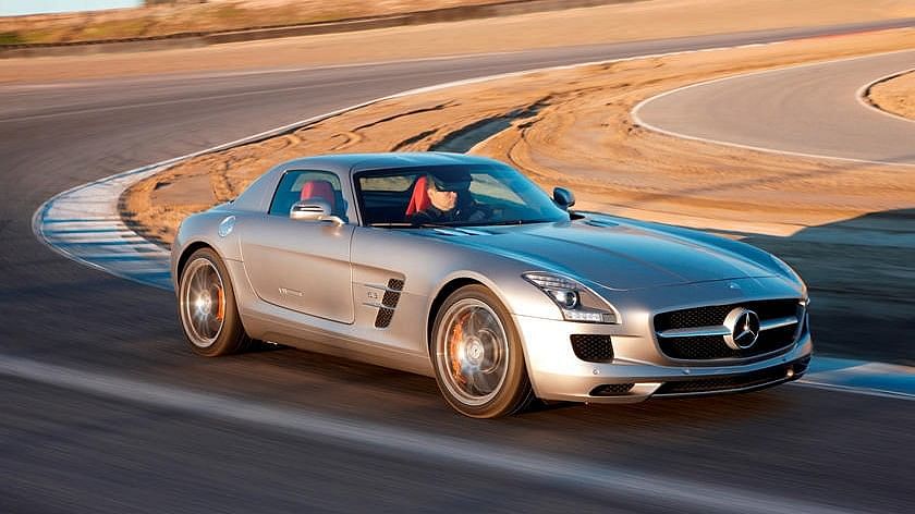 Nicky Minaj SLS AMG