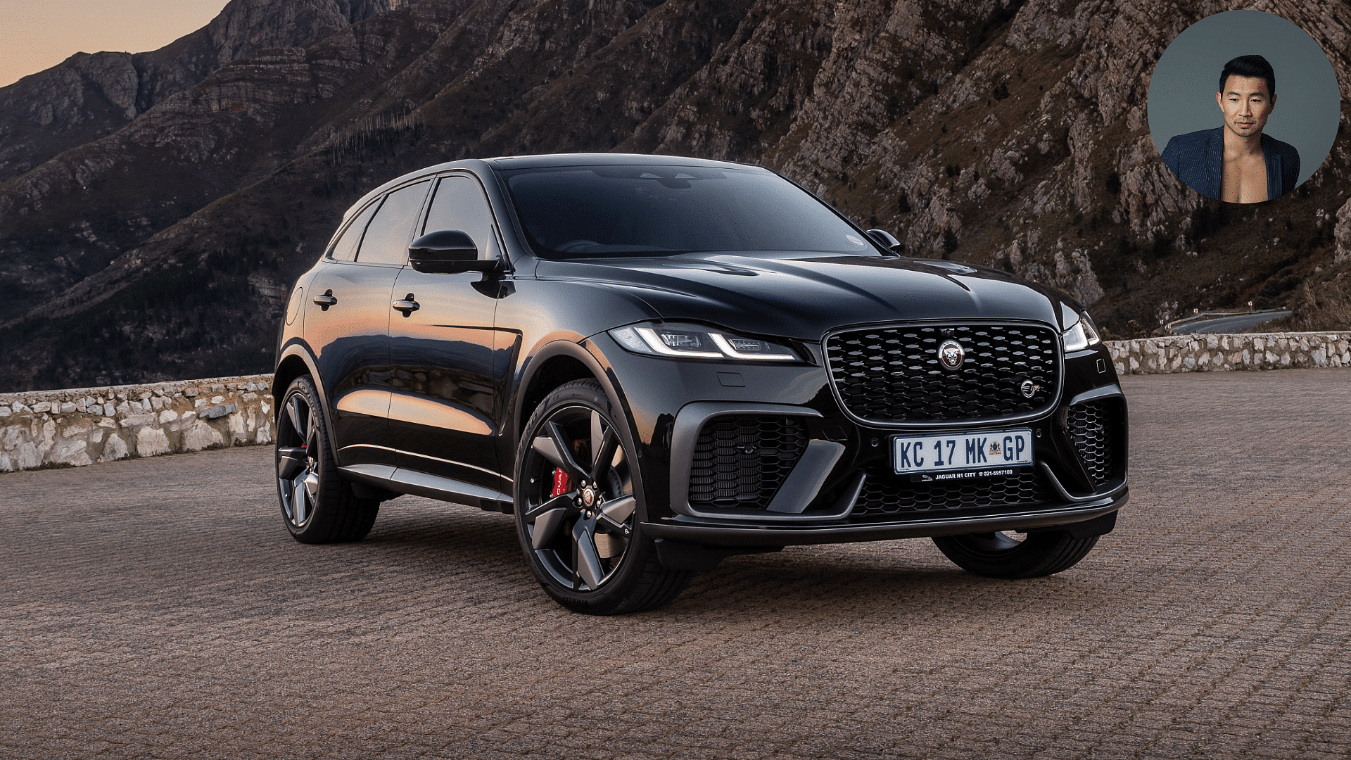 Jaguar F Pace SVR - Simu Liu