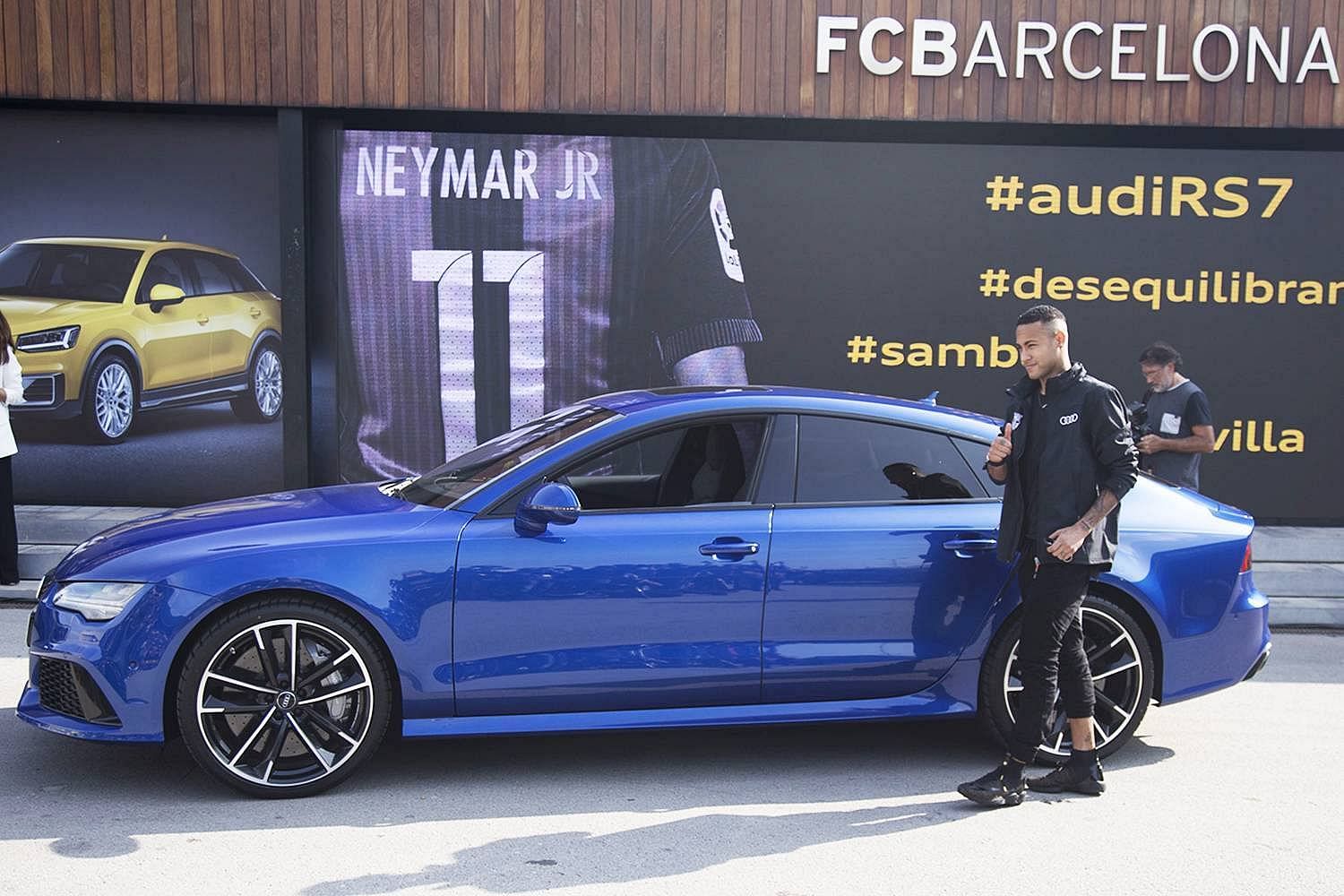 Neymar Jr.'s Blue Audi RS7